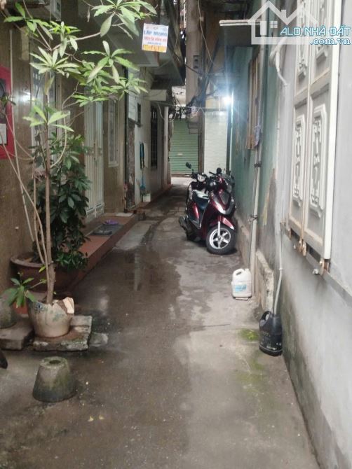 Hàng còn xót lại phố Sài Đồng Long Biên, diện tích 23m giá 2,3 tỷ. - 1