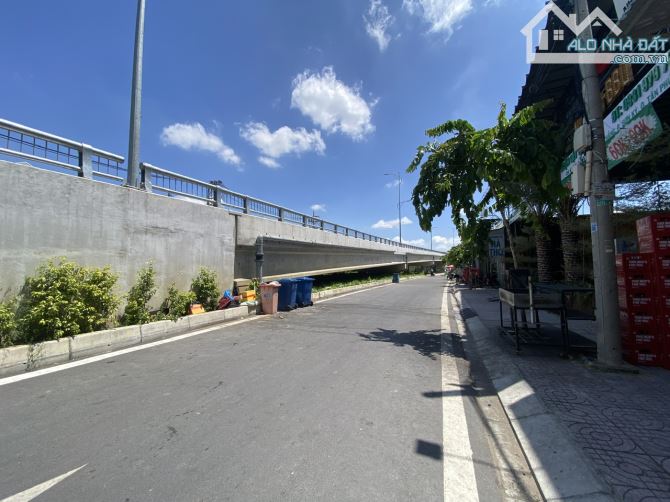 Bán Nhà Mặt Tiền Kinh Doanh 200M2, 40Tr/Tháng - Nở Hậu 11.31m - Gần cầu Gạch Đĩa - Nhà Bè - 2