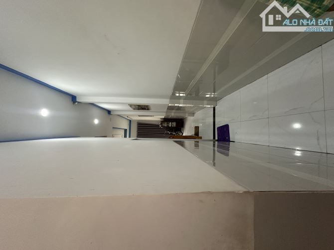 Nhà HXH 4x18 - 68.3m2 gần Ngã tư chợ Đồn . Có thể dọn vô ở liền - 1