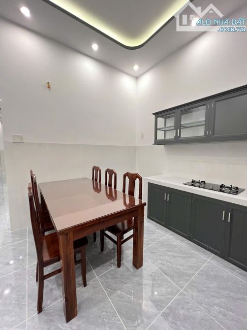 💎 Nhà Đẹp mới xây (4 x 28m) hẻm xe hơi Thủ Khoa Huân trung tâm TP Gò Công - 1