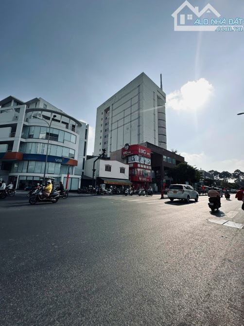 Bán nhà góc 3MT Phan Đang Lưu P.3 Q.BT ngang 5.5 83m2 giá chỉ 26.5 Tỷ - 1