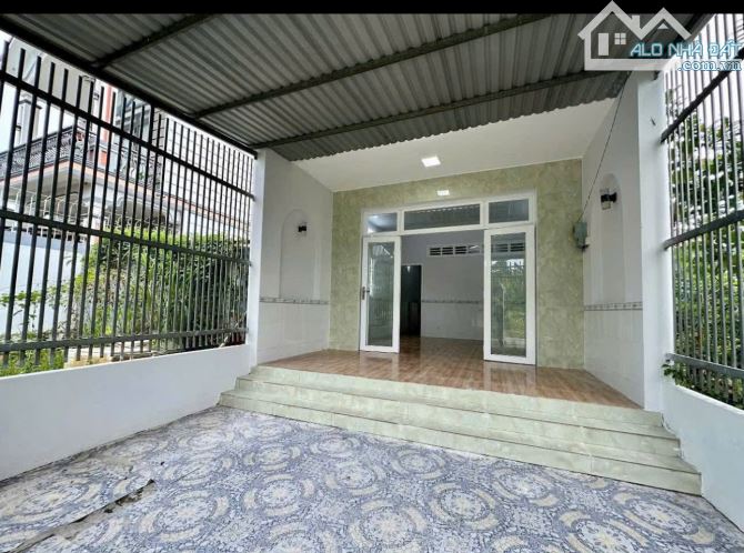 Hàng Đẹp bán nhanh Căn nhà 110m2 Sổ Hồng Riêng Nguyễn Thị Đành 830triệu bao Phí thuế - 1