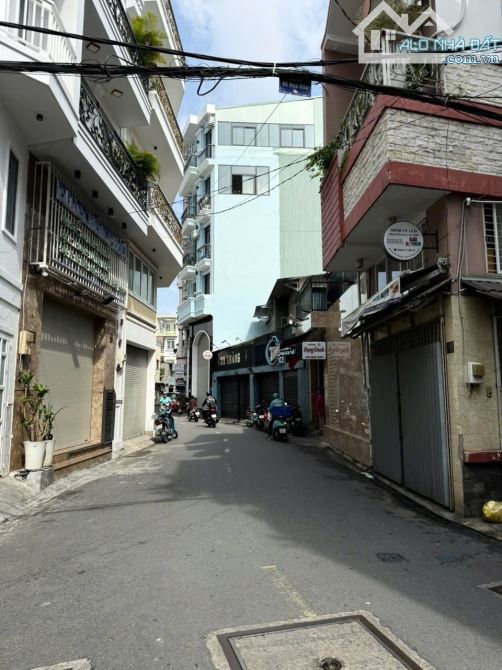 Biệt thự cũ hẻm 8m khu Phan Xích Long, p.2, Q.PN , DT: 6x25 , 2L , 17.5 tỷ - 1