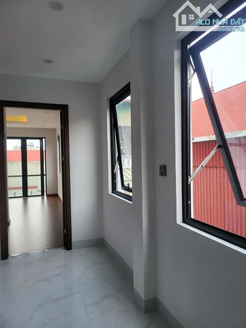 Bán nhà phố Chu Huy Mân, 62m2- 5 tầng- mt4m- 13 tỷ, lô góc, ô tô tránh gần bigC - 1