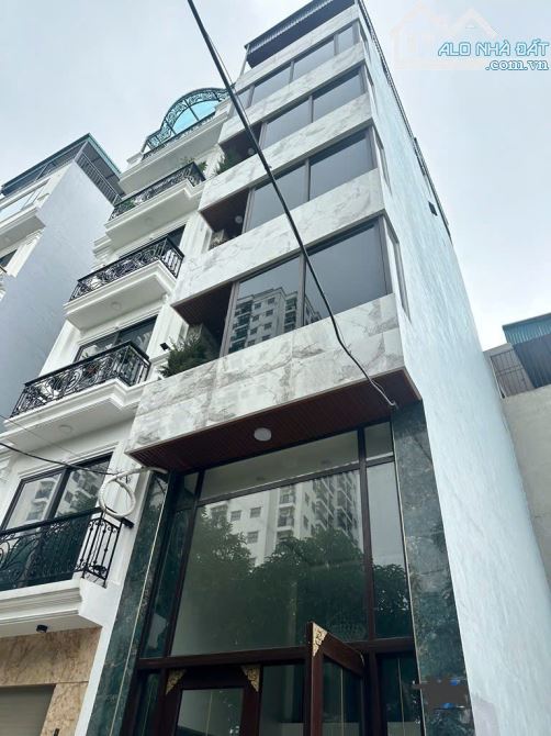 🏡 Siêu phẩm 8 tầng – Thang máy – Full nội thất sang xịn – gara 2 ô tô thoải mái. DT 45m2 - 1