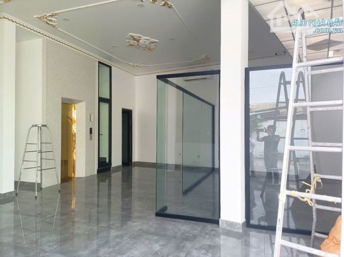 NHÀ ĐẸP 2 MẶT TIỀN MỸ HUỀ. VỊ TRÍ VÍP TK HIỆN ĐẠI CÓ THANG MÁY. SHR FULL THỔ - 1