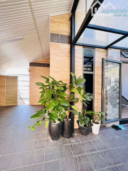 🏡 Bán Biệt Thự đường Khe Sanh,P10. View đẹp DT: 280m2 (20x14) Giá rẻ chỉ 9.5 tỷ có hồ bơi - 1