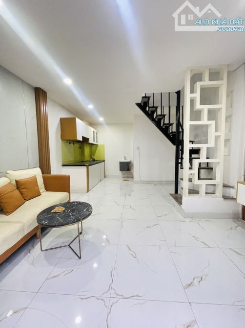 NHÀ ĐẸP Ở NGAY QUẬN 12 - P.TÂN CHÁNH HIỆP - NGANG 4M - SHR - HOÀN CÔNG ĐỦ - NHỈNH 2 TỶ TL - 1
