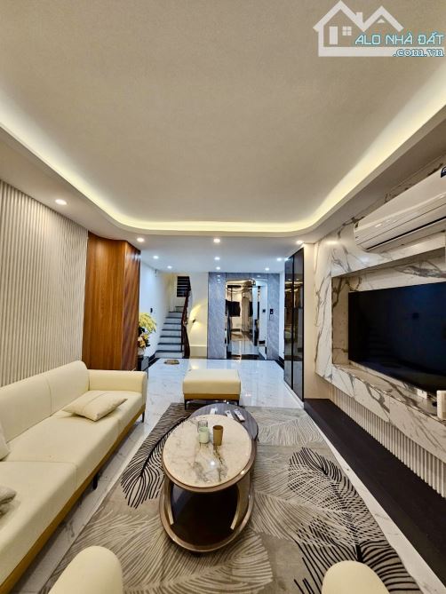 Bán Nhà Thạch Bàn hơn 9 tỷ-60m2-6 TẦNG THANG MÁY-Ô TÔ-FULL NỘI THẤT-PHÁP LÝ CHUẨN-SỔ VUÔNG - 1