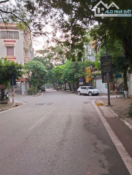 Bán Nhà KĐT Văn Quán Phố NGuyễn Khuyến 134m2 x 4t Lô Góc K/D CaFe Vp 39.6 Tỷ Q. Hà Đông - 1