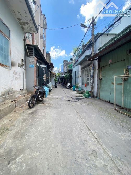 Bán Gấp nhà Lê Văn Quới hẻm 5m thông xe hơi vào nhà 51m2 -2 Tầng 3 tỷ 5 - 1