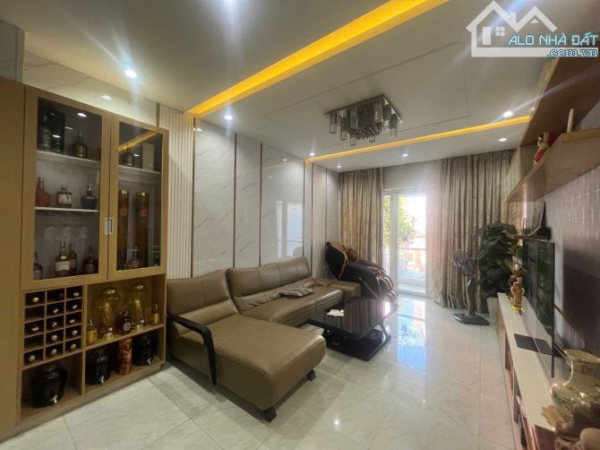 Bán nhà 4 tầng đẹp mặt tiền Vân Đồn - Nha Trang( cách bãi tắm 1,5km) - 1