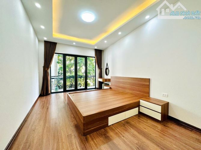 CHỦ NHIỆT BÁN GIẢM SÂU – GIÁ 8,1 TỶ – 43M2 - NHÀ MỚI CỨNG – SU CÓC QUAY ĐẦU – MINH KHAI - 1