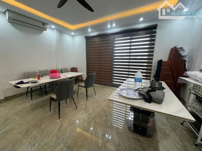 Bán nhà mặt phố Tây Sơn - 8 tầng thang máy cho thuê 70tr/ tháng - chào giá 28.2  tỷ . SDCC - 1