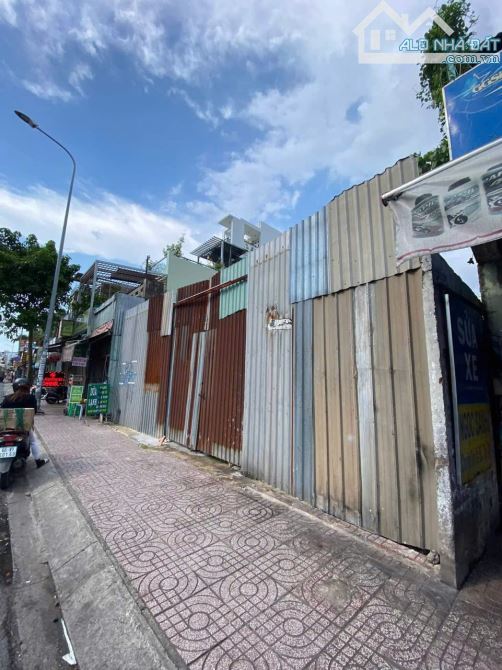 24 Nguyễn Kiệm, P4, Q Phú Nhuận DT: 9x40m. CN: 357,8m2 Đất trống quây tôn Giá: 59.9 tỷ - 1