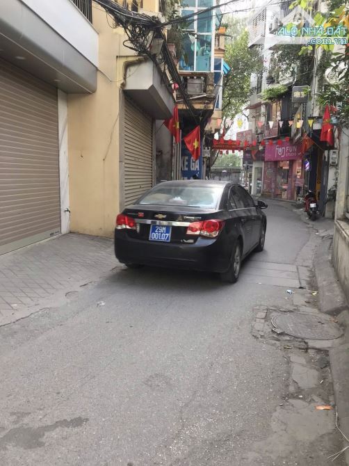 Bán nhà ngõ  Núi Trúc, DT 17/20m, 6 tầng, MT 3.4m, giá 7.2 tỷ, ngõ oto tránh. - 1