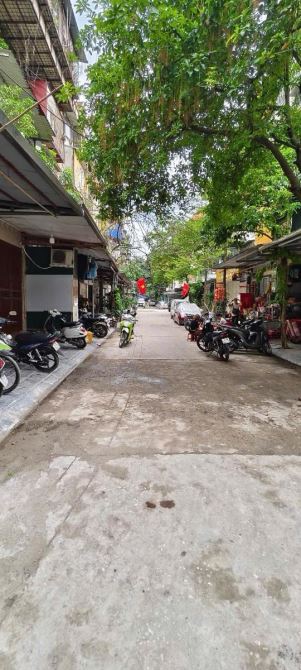Căn hộ chung cư tập thể Tây Kết. Đầm Trấu. Hai Bà Trưng. Hà Nội. Phân lô. Ô tô tránh 110m - 2