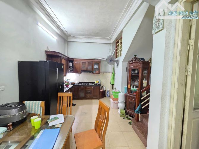 BÁN NHÀ MẶT NGÕ GẦN HỒ 10 TỶ 50m 5 TẦNG MT 6,8m Ô TÔ 4 CHỖ ĐỖ CỬA LẠC LONG QUÂN TÂY HỒ - 2