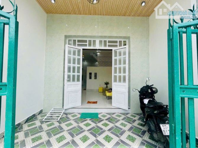 Nhà Mới 1 Lầu 4,5 x 12m, Full Nội Thất Ngay Lộc Hậu. Kdc Đông . Sổ Hồng Riêng - 2