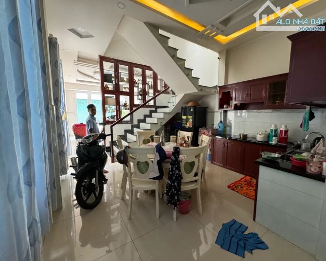 Hẻm XT Lũy Bán Bích, Tân Phú – Cách 1 Căn MT, 117m² Ngang 5.6m, 3 Tầng - 14 Tỷ! - 2