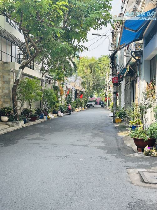 Bán nhà 496/ DƯƠNG QUẢNG HÀM 240M2 11x23 vuông vức chỉ 19,9 tỷ - 2