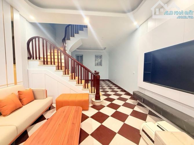 BÁN NHÀ 5T ĐẸP XUẤT SẮC DT 60M2 MT 5M CHỈ 10.5 TỶ 30M RA MP XUÂN ĐỈNH TỪ LIÊM. - 2