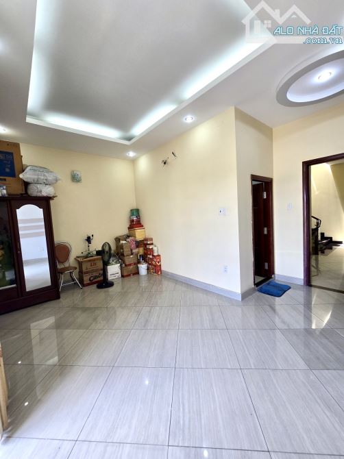 HIẾM 2 MẶT TIỀN MAN THIỆN & D2 – HẦM + 4 TẦNG – DIỆN TÍCH 104M2 – HƠN 400M2 SÀN – NGANG 5M - 2