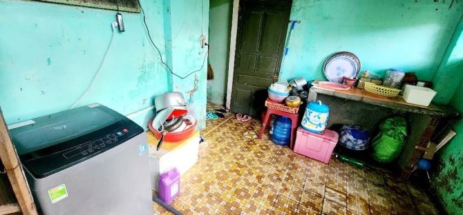 BÁN LÔ ĐẤT HOÀNG VĂN THÁI - TẶNG NHÀ CẤP 4 - 2