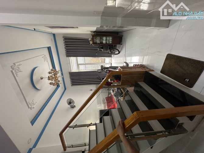 Nhà HXH 4x18 - 68.3m2 gần Ngã tư chợ Đồn . Có thể dọn vô ở liền - 2