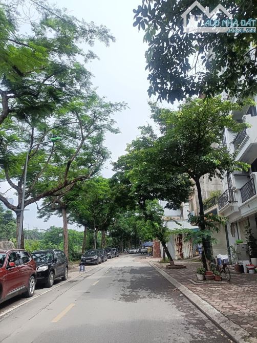 Mặt phố Nguyễn Đình Hoàn, Cầu Giấy sổ 132,5m MT5,2 Hậu 7,59 Vỉa hè Kinh doanh 38 tỷ - 2