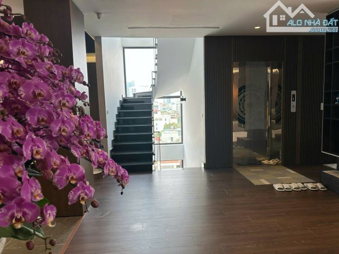 (DÒNG TIỀN 160TR/TH) BÁN NHÀ LÔ GÓC QUAN NHÂN - 120M² x 9T - MT 9.5M - Ô TÔ - GIÁ 49.9 TỶ - 2