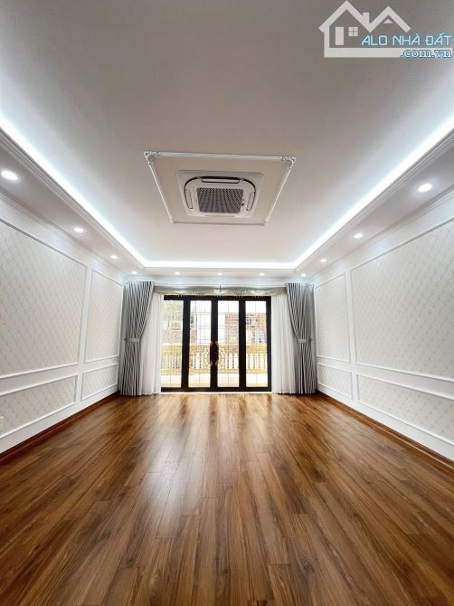 NHÀ MẶT PHỐ TT QUẬN CẦU GIẤY-6TẦNG THANG MÁY-MẶT TIỀN RỘNG- KINH DOANH- Ô TÔ TRÁNH - 2
