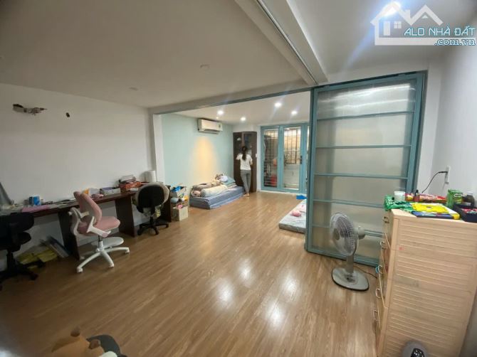 Nhà đẹp 3 tầng Khuông Việt – 102m2 – 7PN – ngang 4.45m – chỉ 11.9 tỷ TL - 2