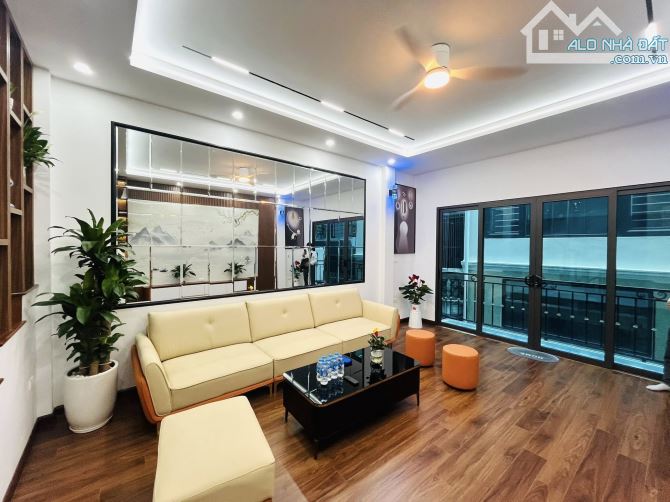 NHÀ BÁN NGÔ GIA TỰ 43M-6 TẦNG -4MT-7 TỶ NHÀ ĐẸP FULL ĐỒ - NGÕ RỘNG THOÁNG - 2