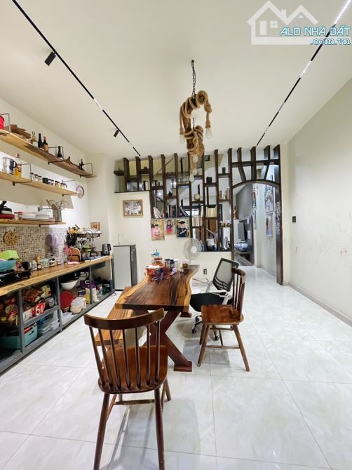 BÁN NHÀ QUẬN 12 - 70M2 - ĐƯỜNG XE HƠI THÔNG - NỞ HẬU TÀI LỘC - HCĐ - NHỈNH 4 TỶ TL - 2