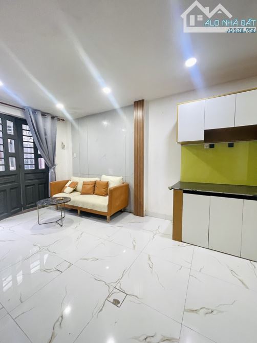 NHÀ ĐẸP Ở NGAY QUẬN 12 - P.TÂN CHÁNH HIỆP - NGANG 4M - SHR - HOÀN CÔNG ĐỦ - NHỈNH 2 TỶ TL - 2