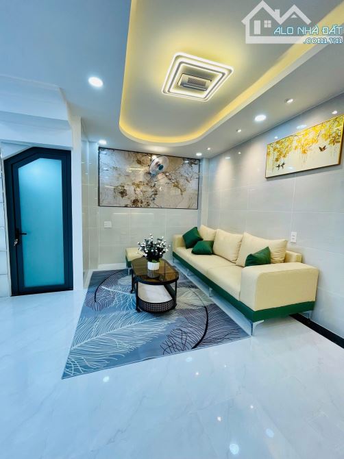 Bán nhà gần trường học Tân Sơn, hẻm 1 căn ra mặt tiền, nhà 5 tầng, ngang 5m, 6 tỷ + - 2
