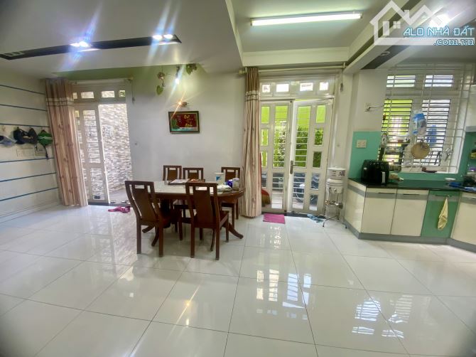 Nhà Đẹp HXH Lý Thường Kiệt – Ngang Khủng 8.3m - DT 98m - Giá chi 14.8 Tỷ - 2