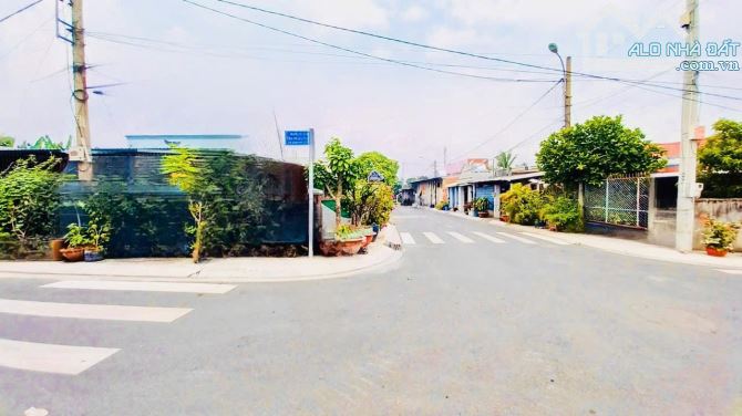 Bán Nhà Hóc Môn Q12 - 406M2 (20x 20.5m )Cấp 4 -2 Mặt Tiền Đường 15m - Nhỉnh 12Tỷ. - 2