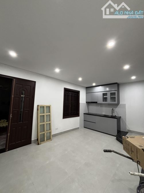 LÒ ĐÚC, QUẬN HAI BÀ TRƯNG, Ở SƯỚNG, 1 NHÀ RA PHỐ, KINH DOANH 43M2,5 TẦNG. - 2