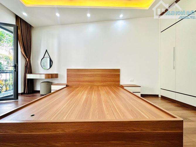 CHỦ NHIỆT BÁN GIẢM SÂU – GIÁ 8,1 TỶ – 43M2 - NHÀ MỚI CỨNG – SU CÓC QUAY ĐẦU – MINH KHAI - 2