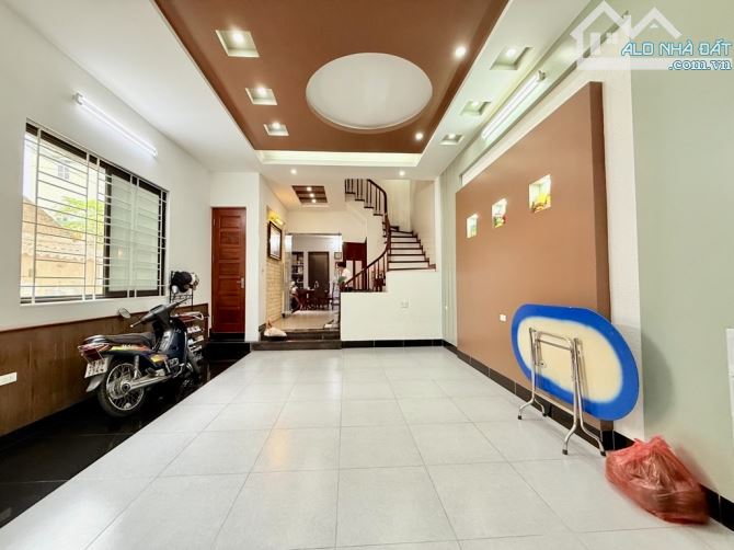 Bán Nhà Cổ Linh Biệt Thự 85m2-5 Tầng-Mt 5m-Ô TÔ TRÁNH-VĨA HÈ-LÔ GÓC-KINH DOANH -chỉ 29 tỷ - 2