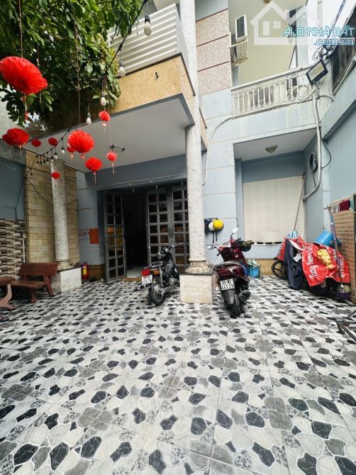 Bán Biệt Thự Hương Lộ 3, 140m2, ngang 7x20m, 3 tầng, đường nhựa ÔTÔ 8m, kế bên EON Tân Phú - 2