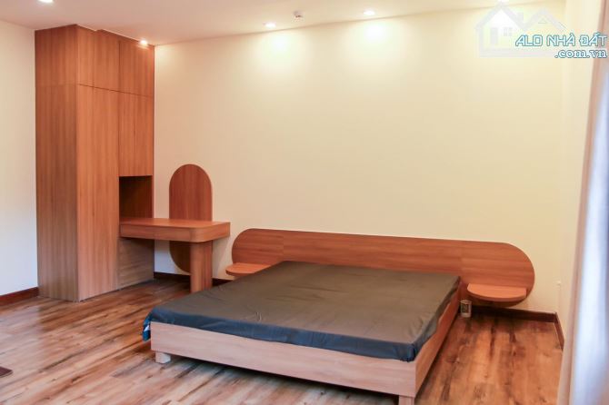 Biệt thự khu VIP Lam Sơn - Nguyễn Huy Tưởng, 170m2, 8x23m, 4 tầng, 39 tỷ - 24