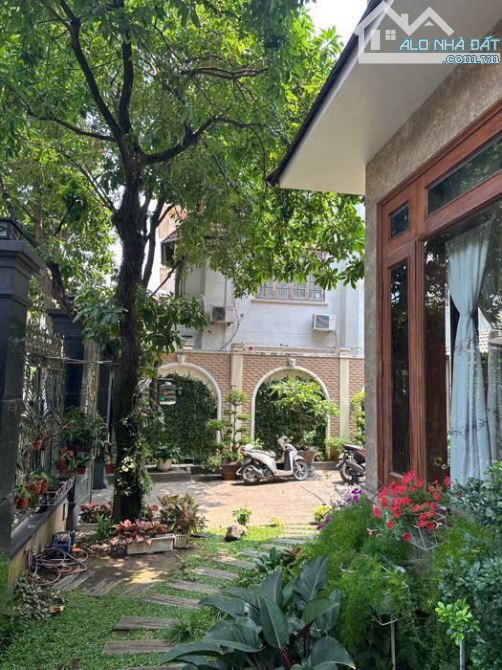 Bán Biệt thự 2 MT Đường số 21, P. Bình An, Quận 2 - Sát Bến Du Thuyền. 25m x 14m- 63 tỷ TL - 3