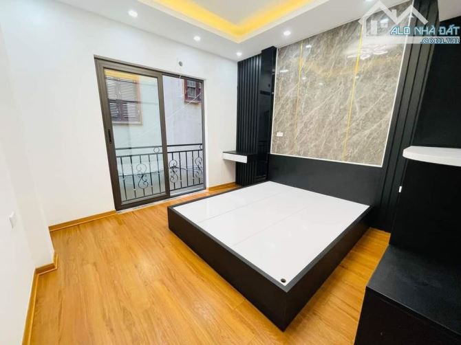 Bán gấp Nhà Cầu Giấy 70M lô góc cách phố 20M ô tô chỉ 15.2 tỷ - 3