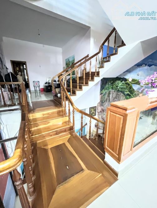 SẬP HẦM 1 CĂN DUY NHẤT NHÀ 3T ĐƯỜNG ÂU CƠ NGAY CHỢ HÒA KHÁNH DT 145M2 NGANG 6M CHỈ 12.2 TỶ - 3