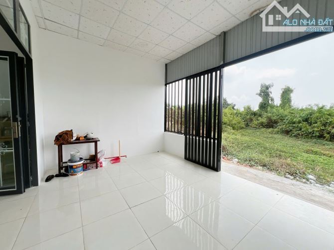 Nhà Cấp 4 Xây Kiên Có 5 x 15,5m, 2 Phòng Ngủ. Sổ Hồng Riêng Thể Hiện Đường Giá rẻ - 4