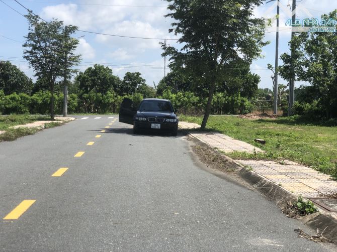 Đất thổ cư- sổ sẵn ven biển Tt Phước Hải-tp HCM Dt: 107m2- ngang 8m đường nhựa vỉa hè - 3