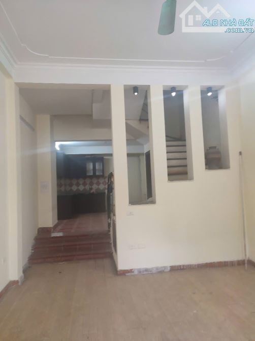 MẶT PHỐ CẦU GIẤY- KINH DOANH, VỈA HÈ - Ô TÔ TRÁNH -TOÀ VP-138M GIÁ 35,5 TỶ. - 3